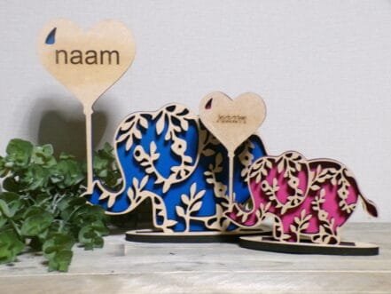 olifant blauw groot en roze klein
