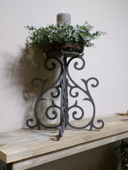 kandelaar tafel model { kaars en krans uitgezonderd} - Afbeelding 2